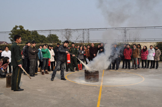 我院举行消防讲座与演习 我院举行消防讲座与演习